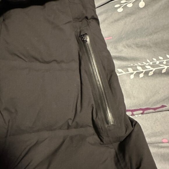 Lululemon Sleet Street Winter Jacket size 4 - Picture 2 of 4